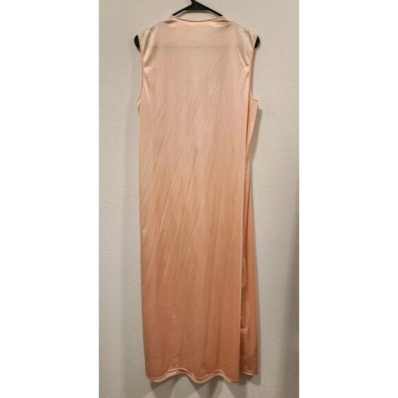 Vintage Vanity Fair Nylon  Floral Embroidered Nightgown-Sz LGE - Picture 3 of 7